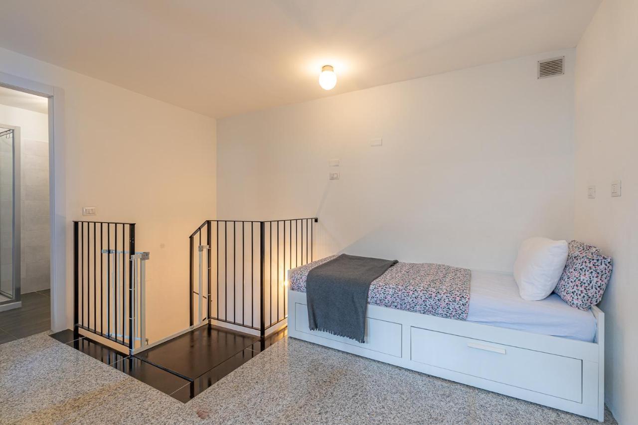 Ferienwohnung Moderno Loft A Due Passi Dal Lago Torno Exterior foto