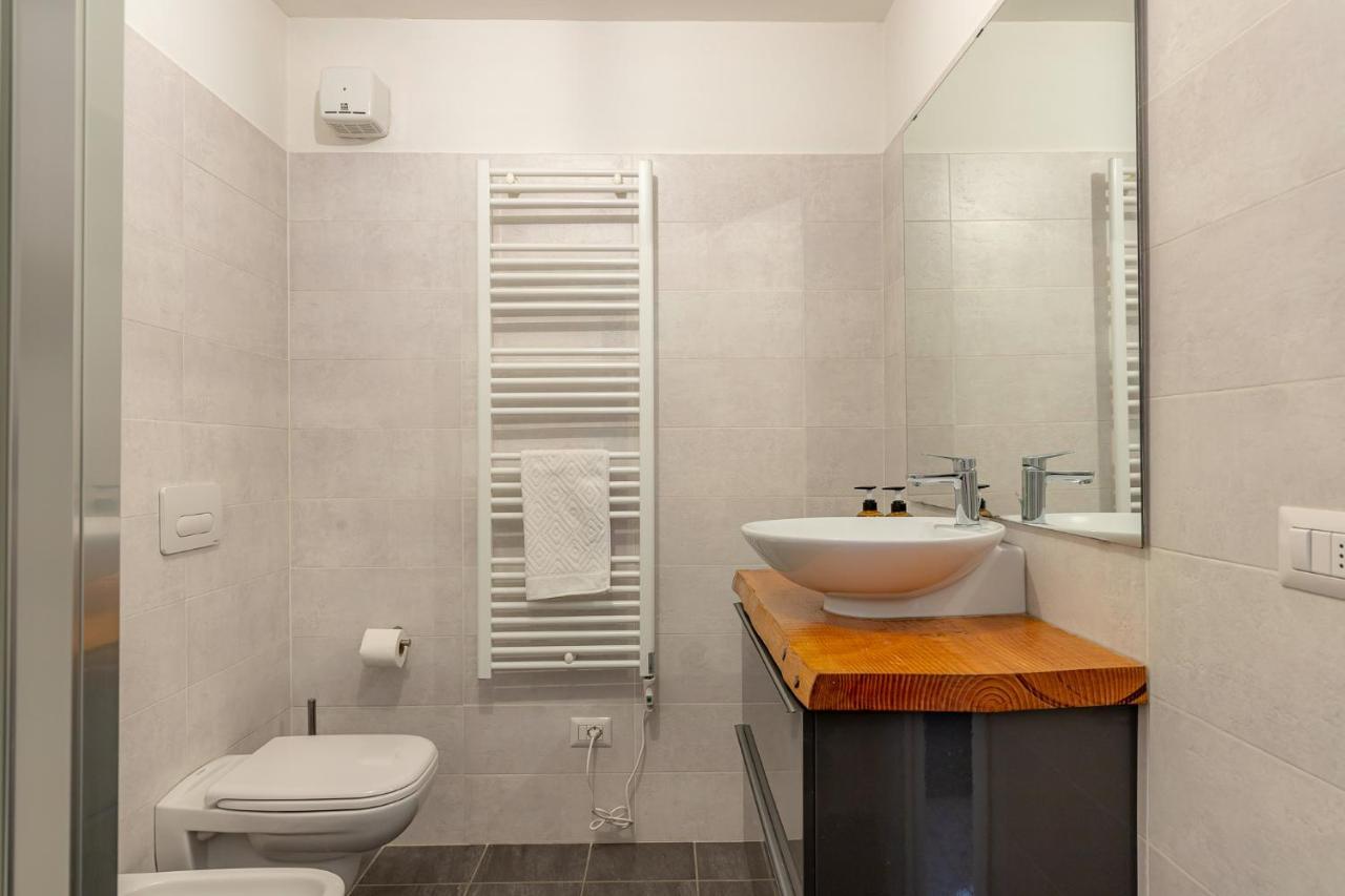 Ferienwohnung Moderno Loft A Due Passi Dal Lago Torno Exterior foto